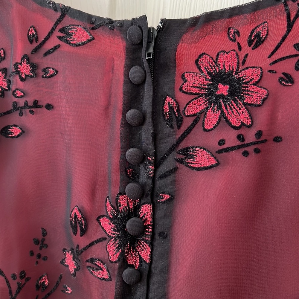 Dress - Picture 7 of 8